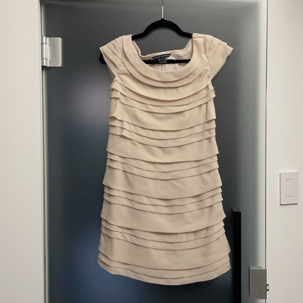 Mini dress. French Connection. Size 2. Color cream